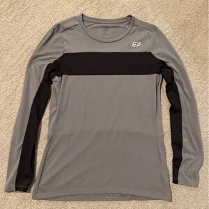 Women’s Fox Gray and Black Long Sleeve Top sz large